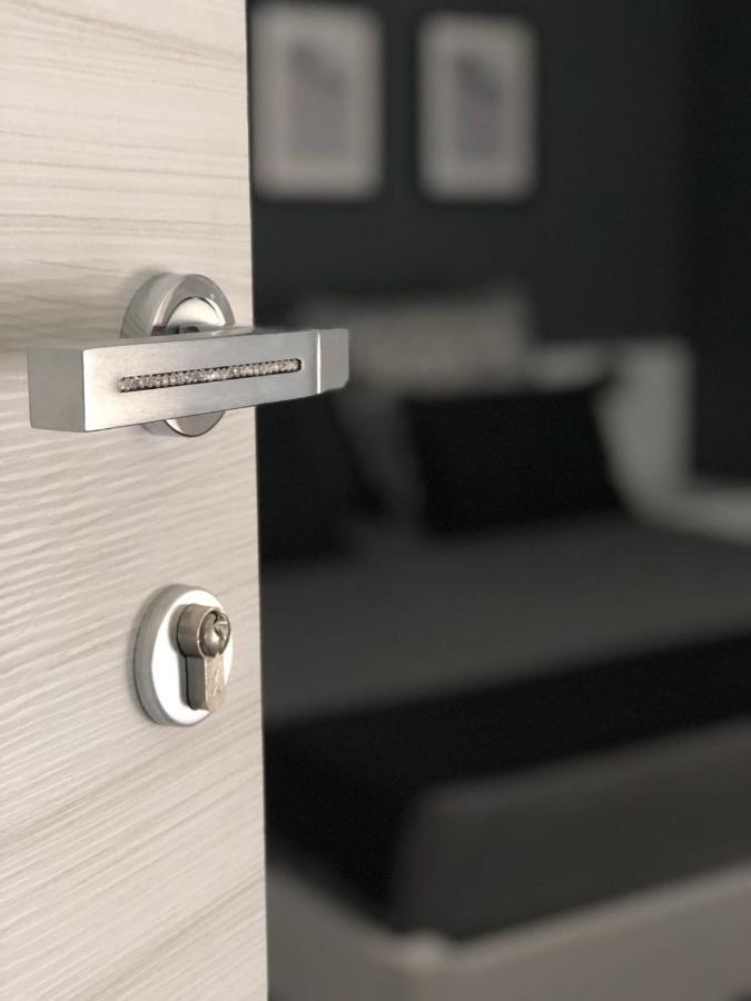 B&B Luxury Apartments Pulsano Exterior foto